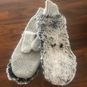 Faux fur gloves